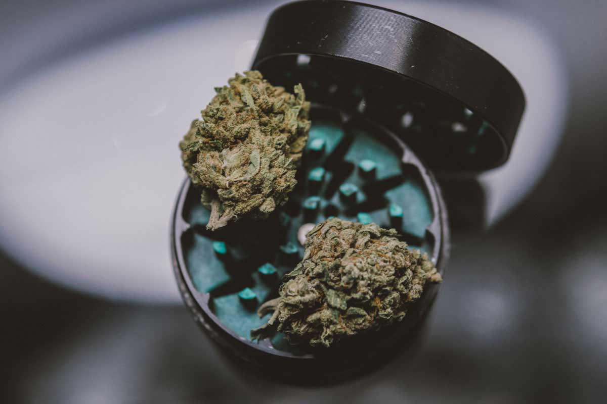 How to Clean a Weed Grinder