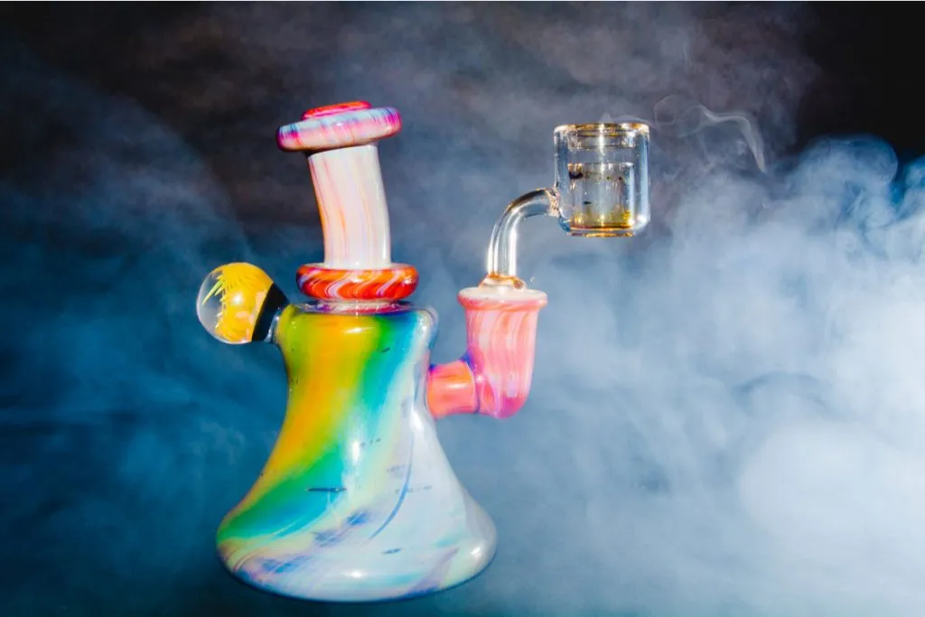 How to Smoke Dabs the Safest Way