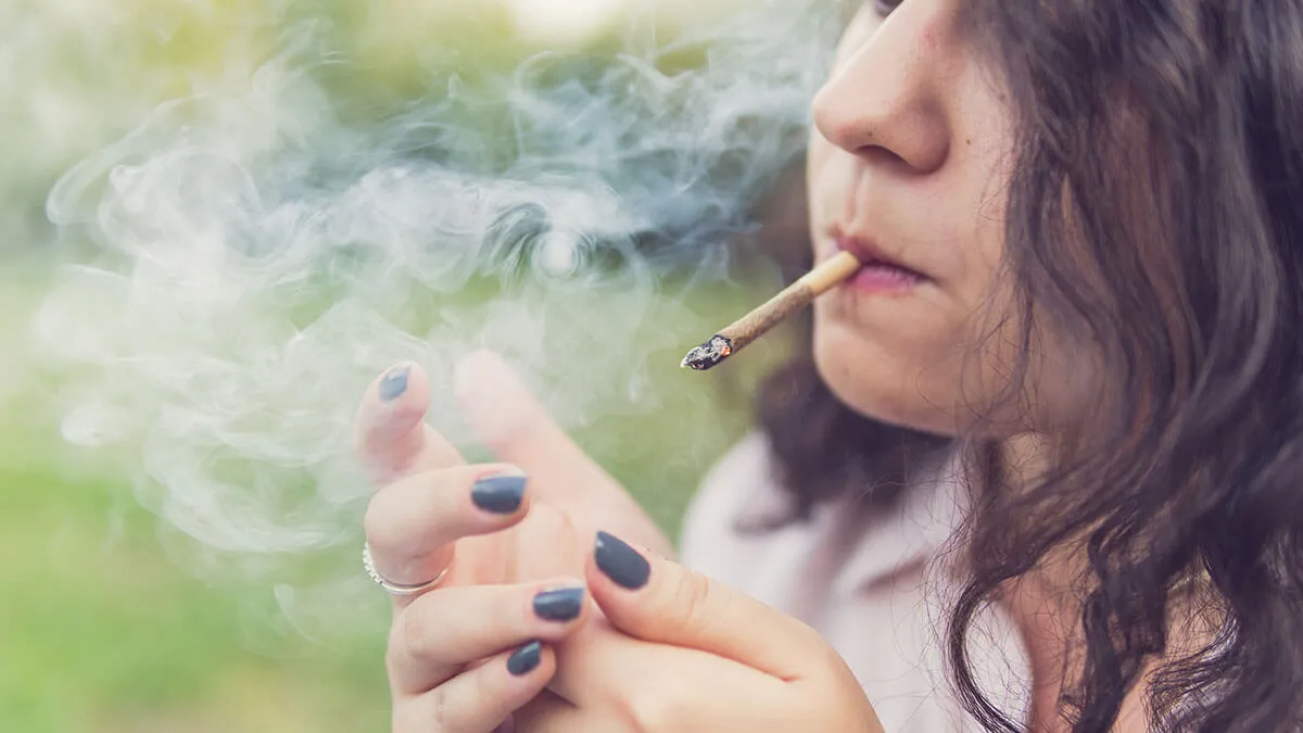 How to Get Rid of Weed Smell: Hacks for Stoners